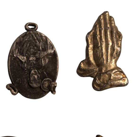 Vintage Religious Medals Pendants Lot Of 9 Jesus Mary Saints Prayer Tokens Etc - Picture 8 of 14